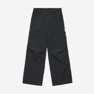 black color swatch