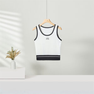 white color swatch
