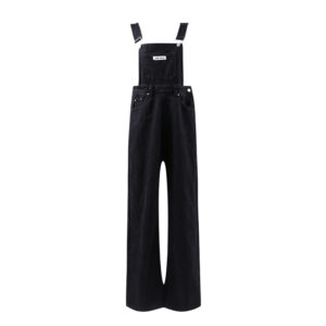 black color swatch