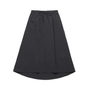 black color swatch